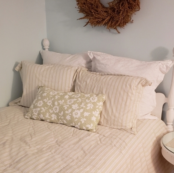 Victoria Hill Botanical Lumbar Pillow Case - Picture 5 of 5